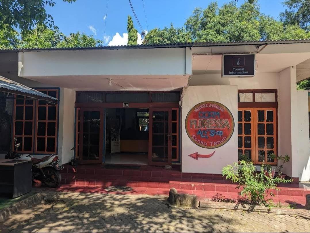 Guest House Dorm Floressa Maumere Exterior photo